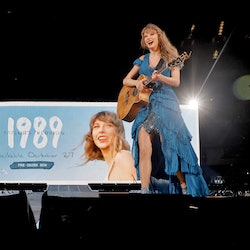 INGLEWOOD, CALIFORNIA - AUGUST 09: EDITORIAL USE ONLY. NO BOOK COVERS. Taylor Swift performs onstage...